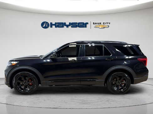 Used 2023 Ford Explorer ST w/ Technology Package AWD/4WD image 4