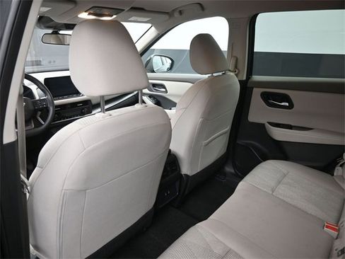 Used 2025 Nissan Rogue SV image 23