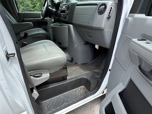 Used 2022 Ford E-350 and Econoline 350 Super Duty RWD image 20