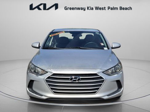 Used 2017 Hyundai Elantra SE FWD image 2