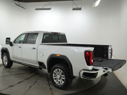 Used 2023 GMC Sierra 2500 Denali w/ Denali Ultimate Package image 9