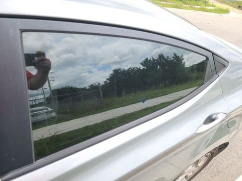 Used 2014 Hyundai Elantra SE FWD image 15