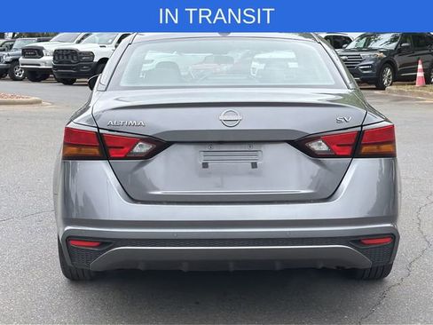 Used 2024 Nissan Altima 2.5 SV FWD image 12