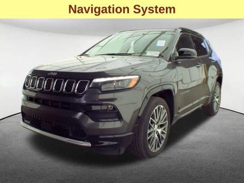 Used 2023 Jeep Compass Limited w/ Elite Group AWD/4WD image 4
