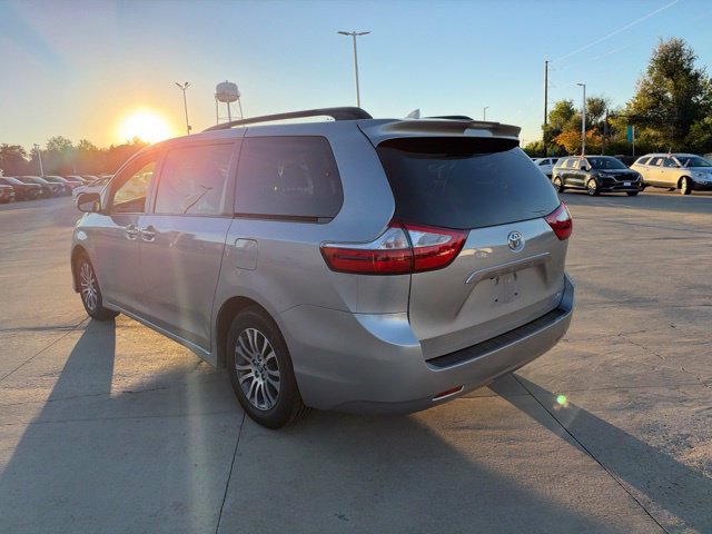 Used 2018 Toyota Sienna XLE FWD image 8