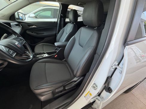 Used 2025 Buick Encore GX Preferred FWD image 34