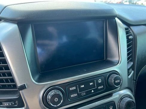 Used 2015 Chevrolet Suburban LTZ RWD image 11