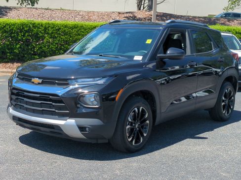 Used 2023 Chevrolet TrailBlazer LT w/ Convenience Package AWD/4WD image 5