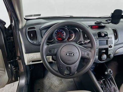 Used 2013 Kia Forte EX image 17