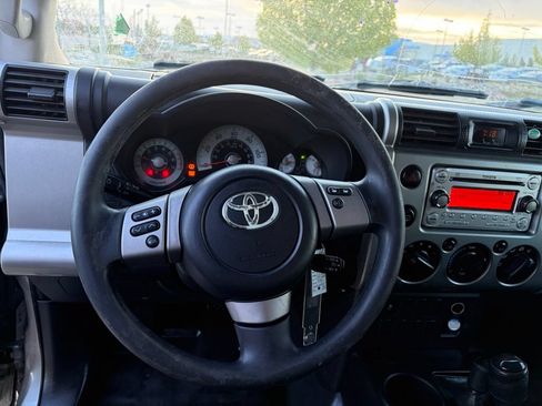 Used 2012 Toyota FJ Cruiser 4WD w/ Convenience Pkg image 23