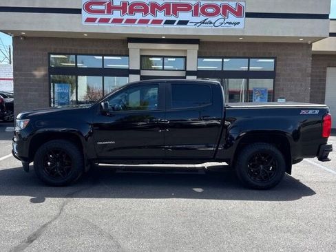 Used 2017 Chevrolet Colorado Z71 AWD/4WD image 2