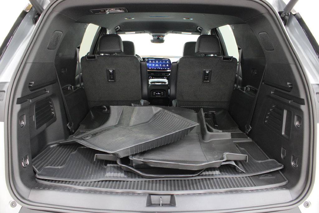 Used 2026 Chevrolet Traverse Z71 w/ Enhanced Driving Package AWD/4WD image 29