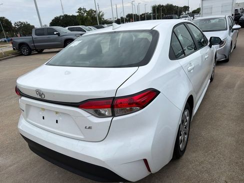 Used 2026 Toyota Corolla LE FWD image 5