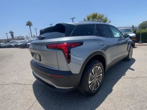 New 2025 Chevrolet Blazer EV LT image 8