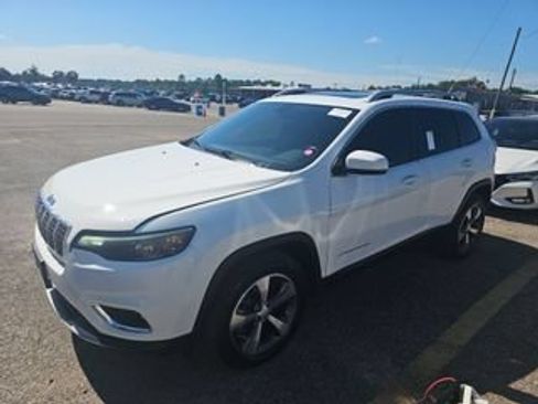 Used 2019 Jeep Cherokee Limited AWD/4WD image 2
