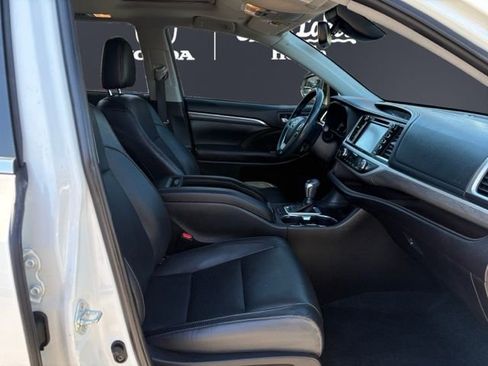 Used 2019 Toyota Highlander Limited image 13