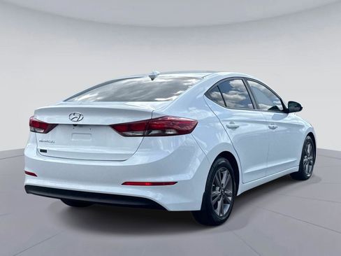 Used 2017 Hyundai Elantra SE w/ SE A/T Tech Package 03 FWD image 3