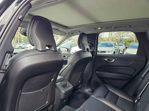 Used 2025 Volvo XC60 B5 Core w/ Climate Package image 21