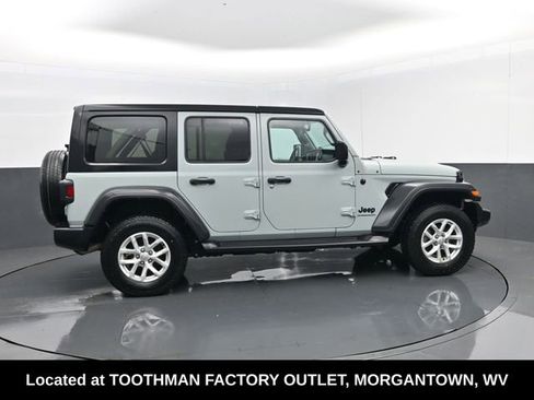 Used 2023 Jeep Wrangler Sport S image 4