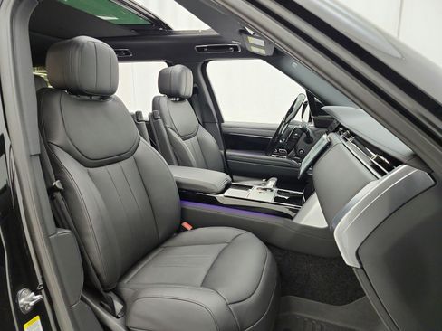 Used 2025 Land Rover Range Rover Long Wheelbase SE AWD/4WD image 19