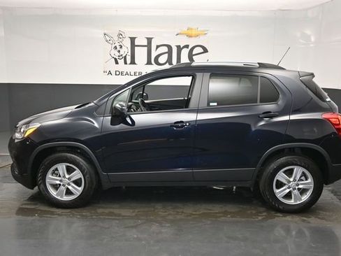 Used 2022 Chevrolet Trax LT w/ LT Convenience Package AWD/4WD image 28