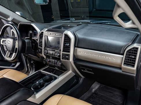 Used 2020 Ford F250 Lariat w/ Lariat Ultimate Package AWD/4WD image 18