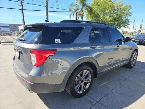 Used 2021 Ford Explorer XLT w/ Equipment Group 202A image 2
