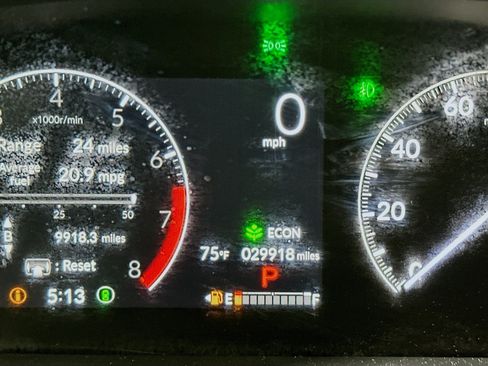 Used 2025 Honda Pilot EX-L image 19