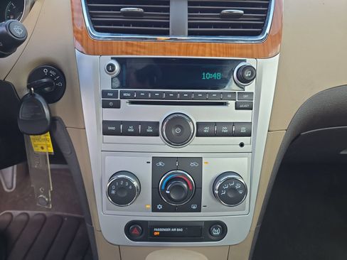 Used 2010 Chevrolet Malibu LT FWD image 16