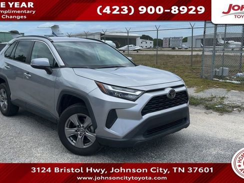 Used 2023 Toyota RAV4 XLE AWD/4WD image 1