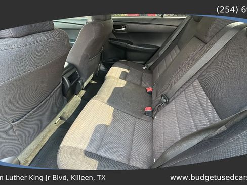 Used 2016 Toyota Camry LE w/ Moonroof Package FWD image 12