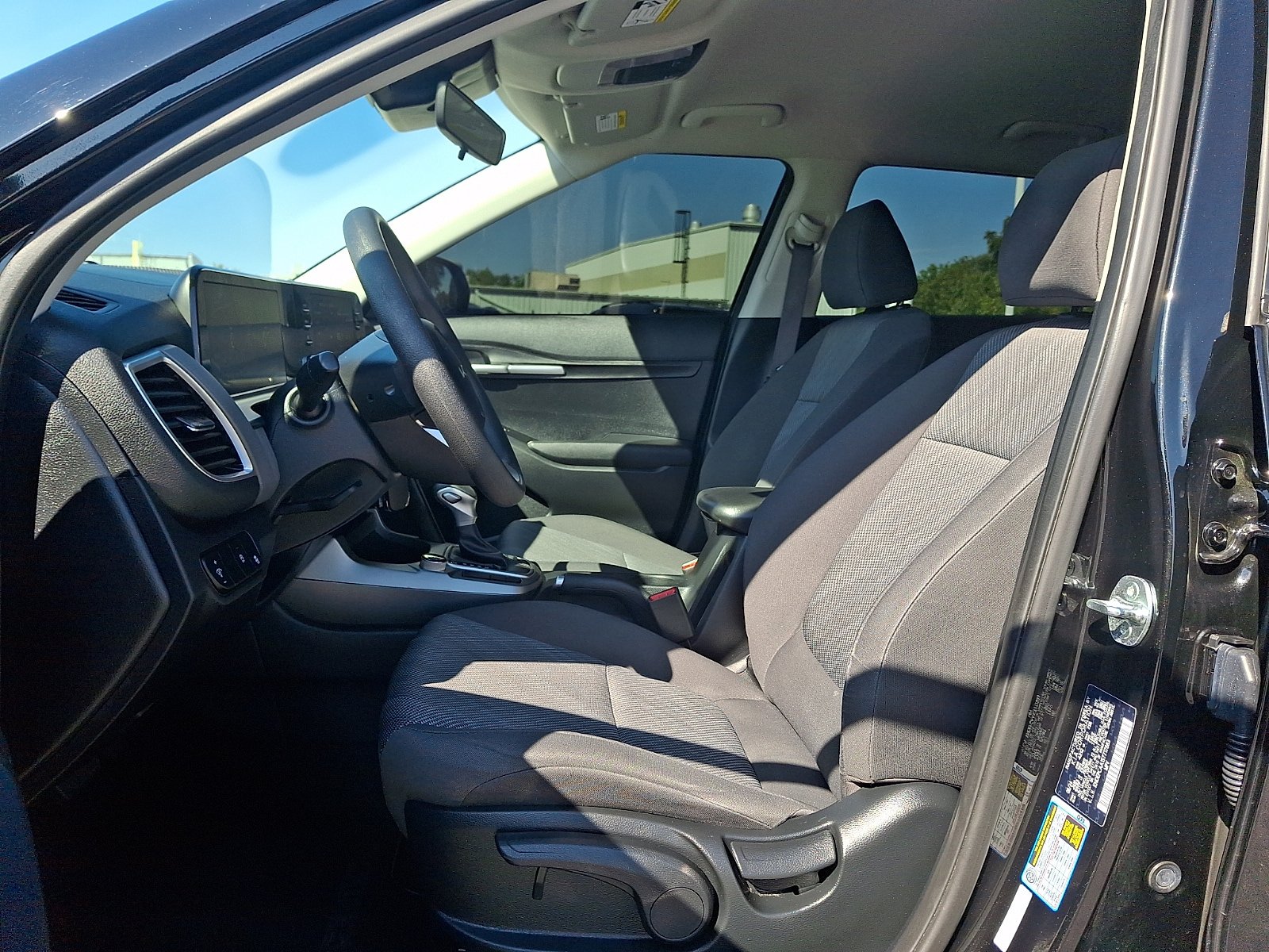Used 2025 Kia Seltos LX AWD/4WD image 13