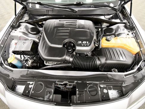 Used 2014 Chrysler 300 S image 12