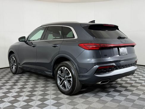 Certified 2025 Audi Q5 Premium w/ Convenience Package image 3