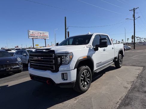 Used 2021 GMC Sierra 2500 AT4 w/ AT4 Premium Plus Package image 3