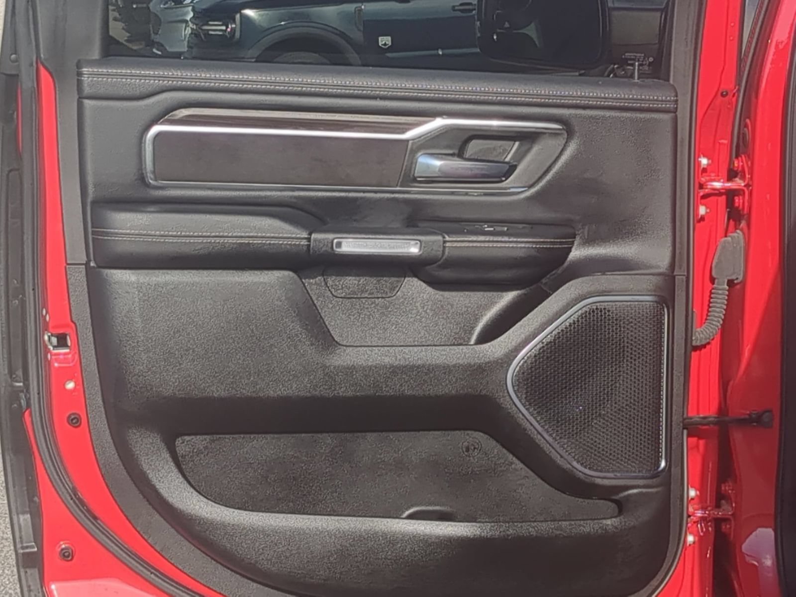 Used 2025 RAM 1500 Laramie AWD/4WD image 28