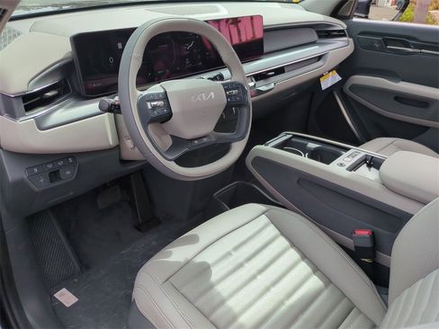 New 2026 Kia EV9 Land image 9
