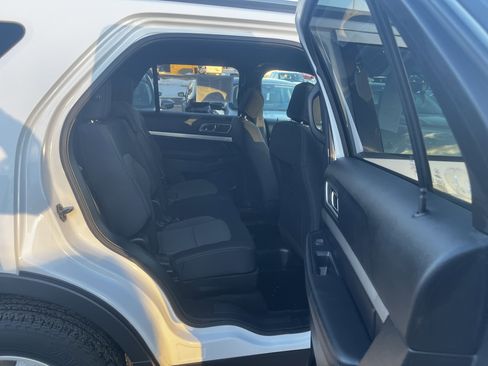 Used 2017 Ford Explorer XLT w/ Equipment Group 201A image 12