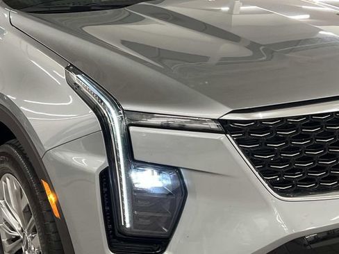 Used 2024 Cadillac XT4 Premium Luxury image 7