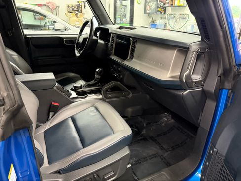 Used 2024 Ford Bronco Outer Banks AWD/4WD image 28
