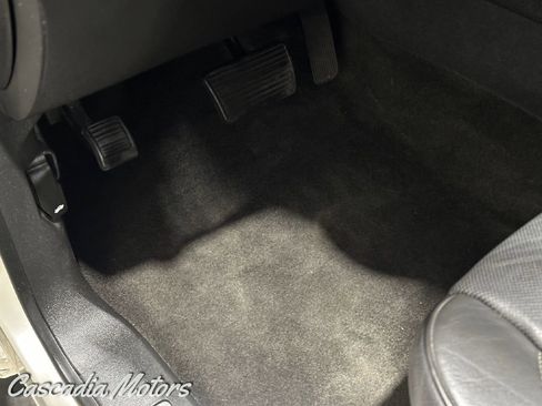 Used 2013 Cadillac Escalade Platinum image 26