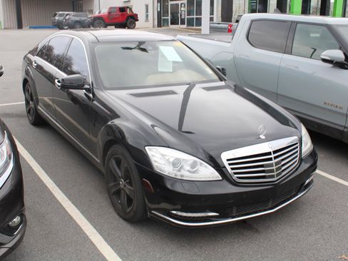 Used 2012 Mercedes-Benz S 550 4MATIC image 3