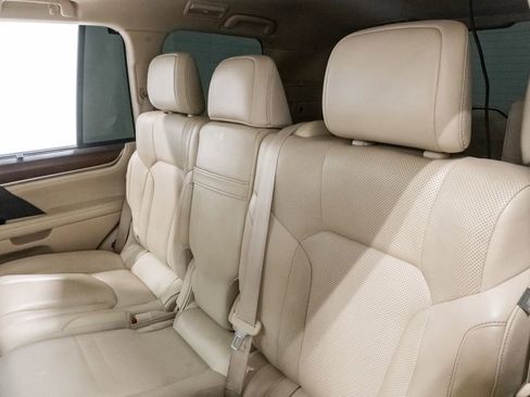 Used 2017 Lexus LX 570 4WD image 28