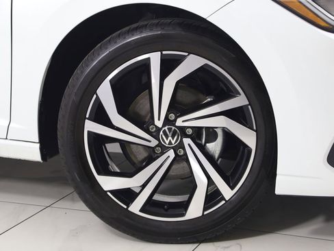 Used 2025 Volkswagen Jetta SEL FWD image 15