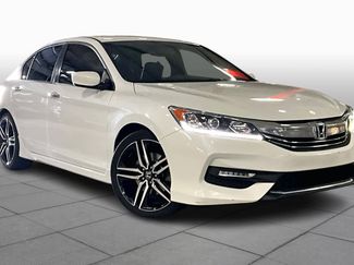 Used 2017 Honda Accord Sport video 2