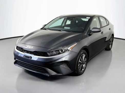 Used 2024 Kia Forte LXS FWD image 4
