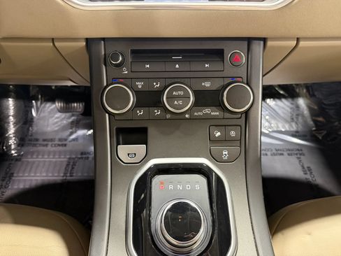 Used 2018 Land Rover Range Rover Evoque SE AWD/4WD image 19