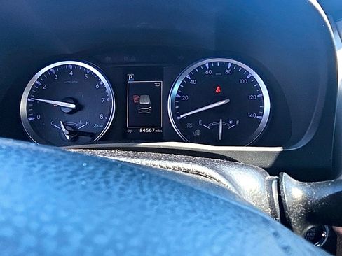 Used 2019 Toyota Highlander XLE FWD image 6