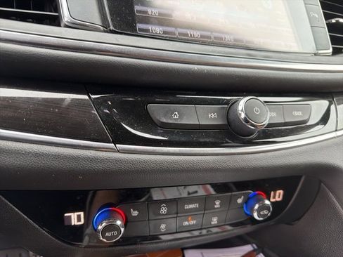 Used 2019 Buick Enclave Essence image 16
