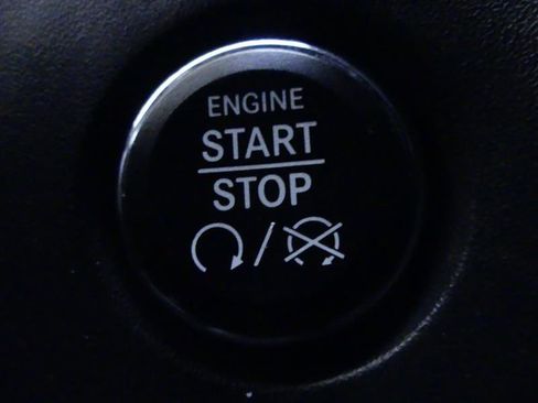 Used 2012 Dodge Challenger R/T RWD image 18